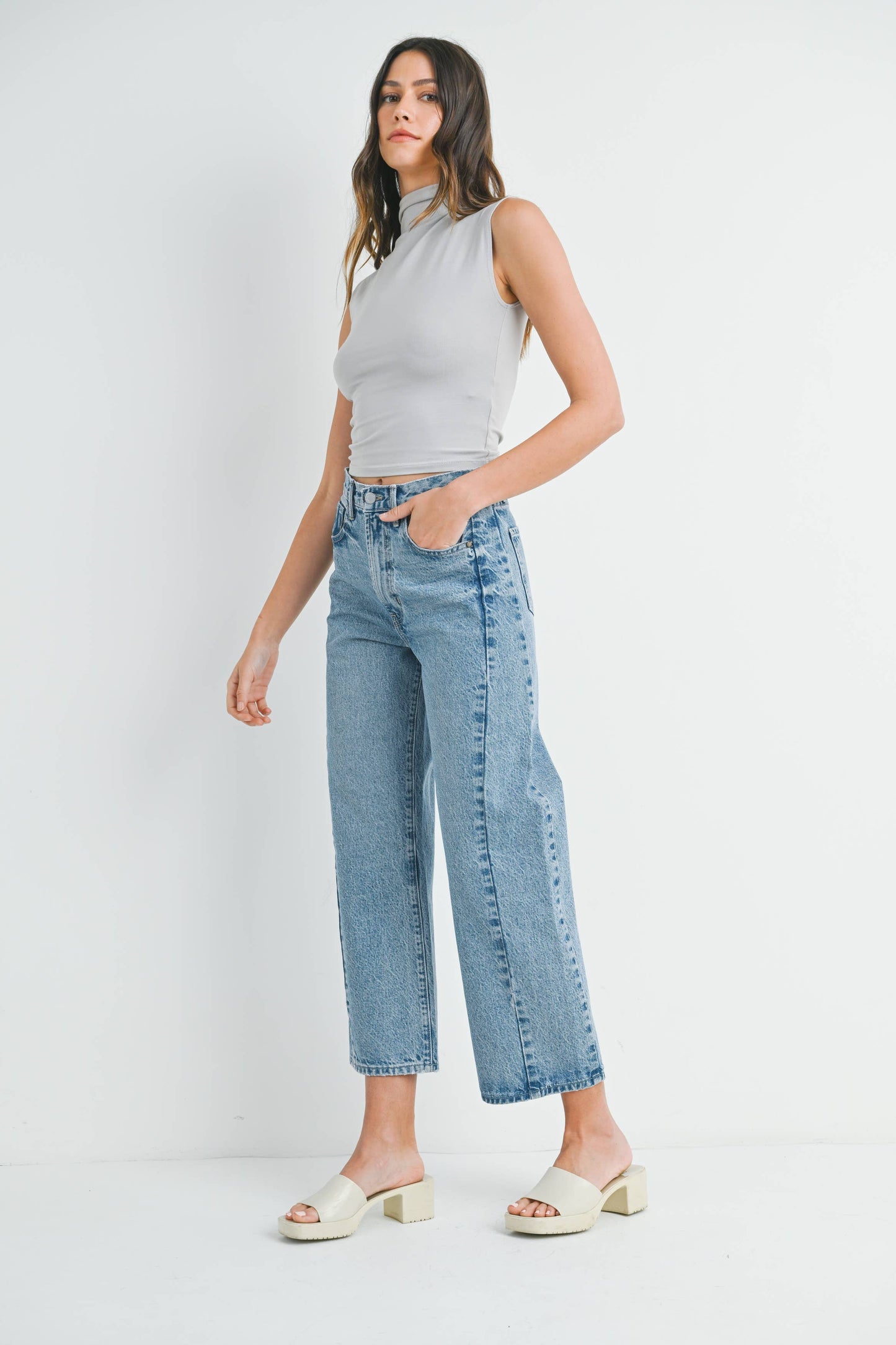 Just Black Barrel Jean Twist in Med. Denim