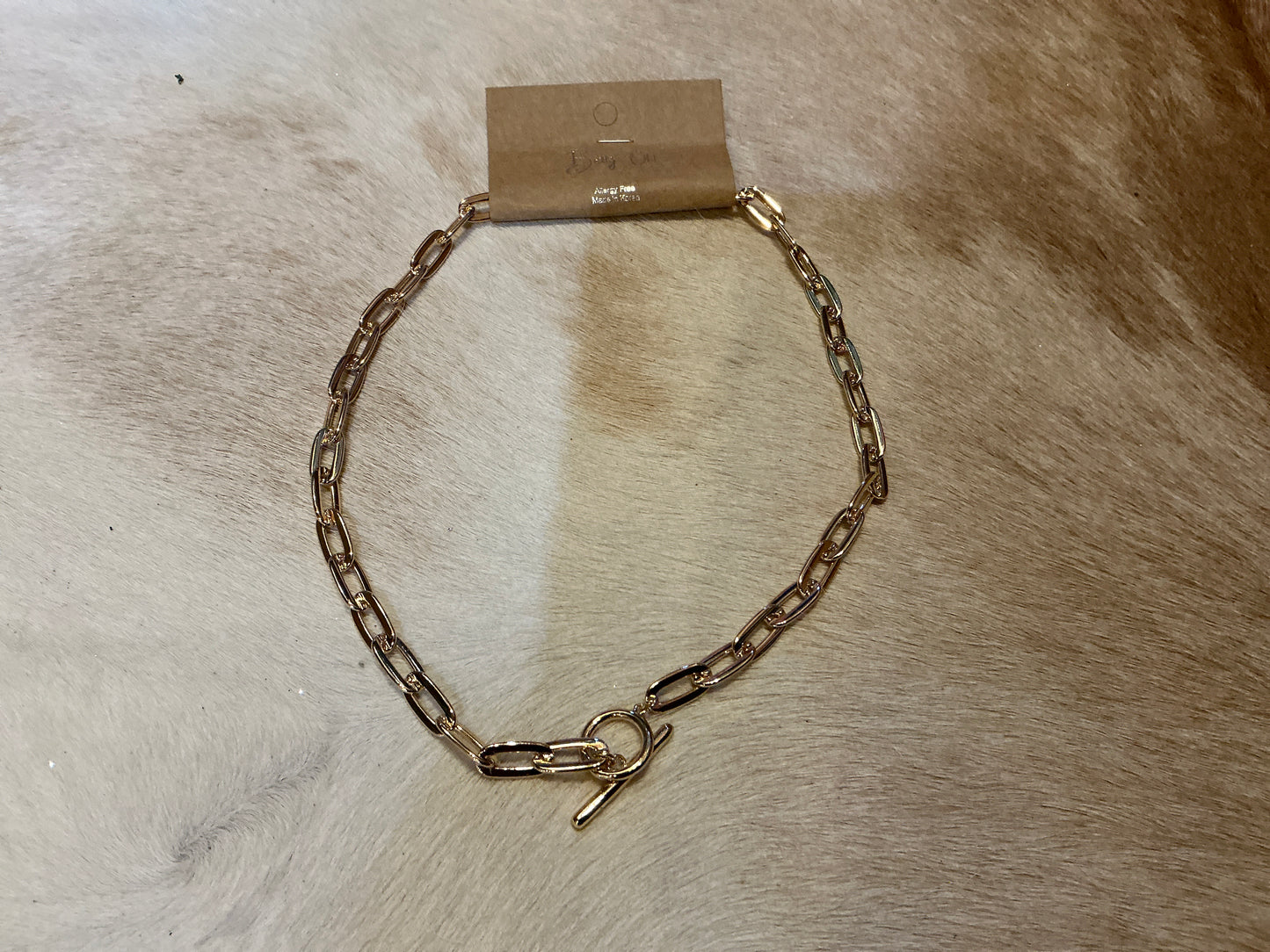 Gold tone link necklace