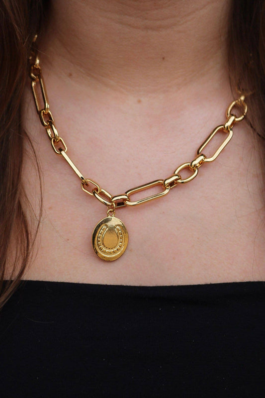 18" 18K Gold Plated Chain Necklace with Horseshoe Pendant