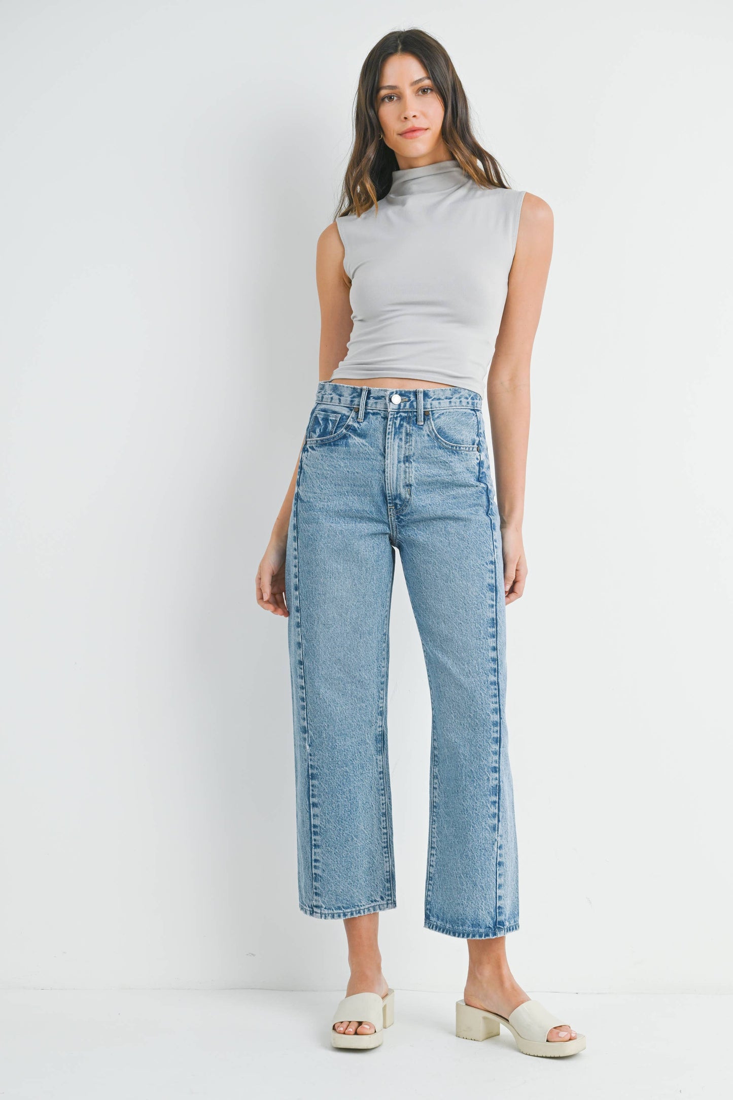 Just Black Barrel Jean Twist in Med. Denim