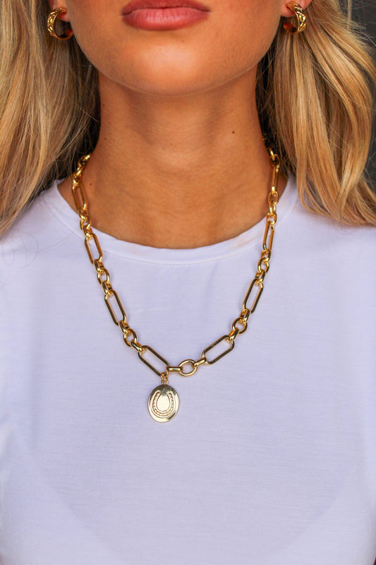 18" 18K Gold Plated Chain Necklace with Horseshoe Pendant