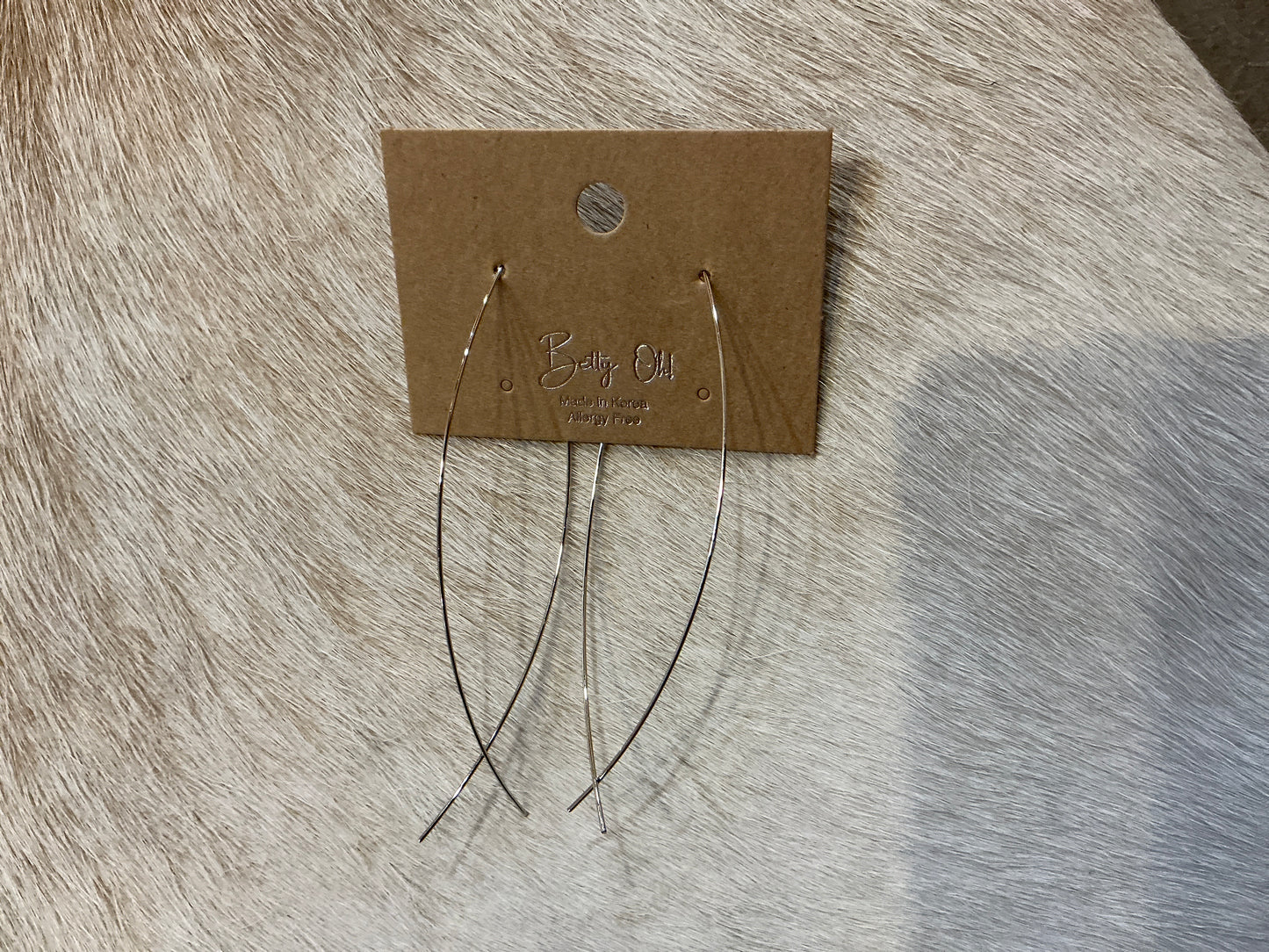 Simple wire earrings