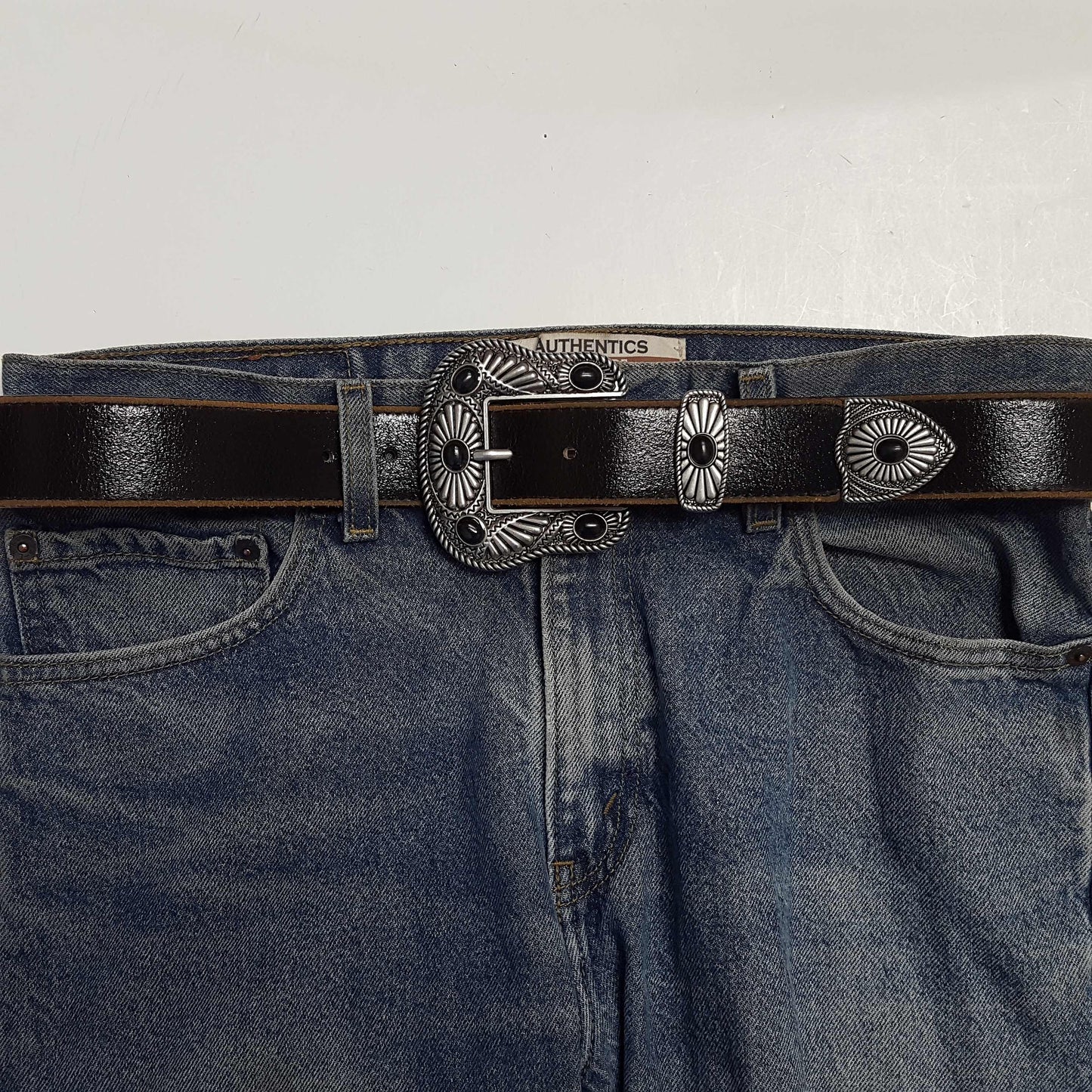 Vintage Leather belt with Western Buckle Set: White w. Blue Stone / S