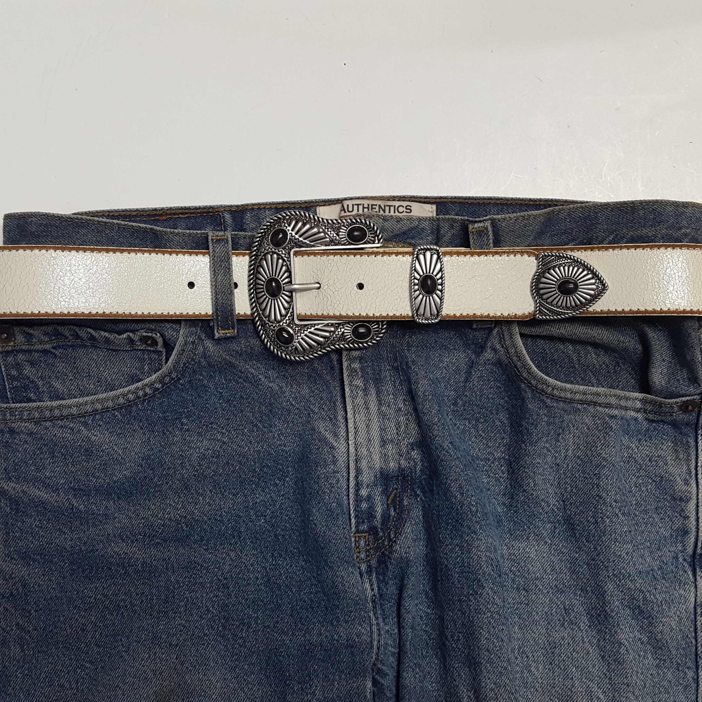 Vintage Leather belt with Western Buckle Set: White w. Blue Stone / S